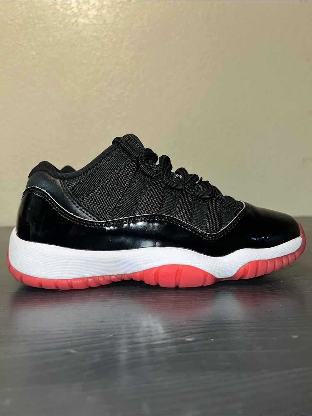 Kids Nike Air Jordan 11 Retro Low "Bred" Size 4.5y